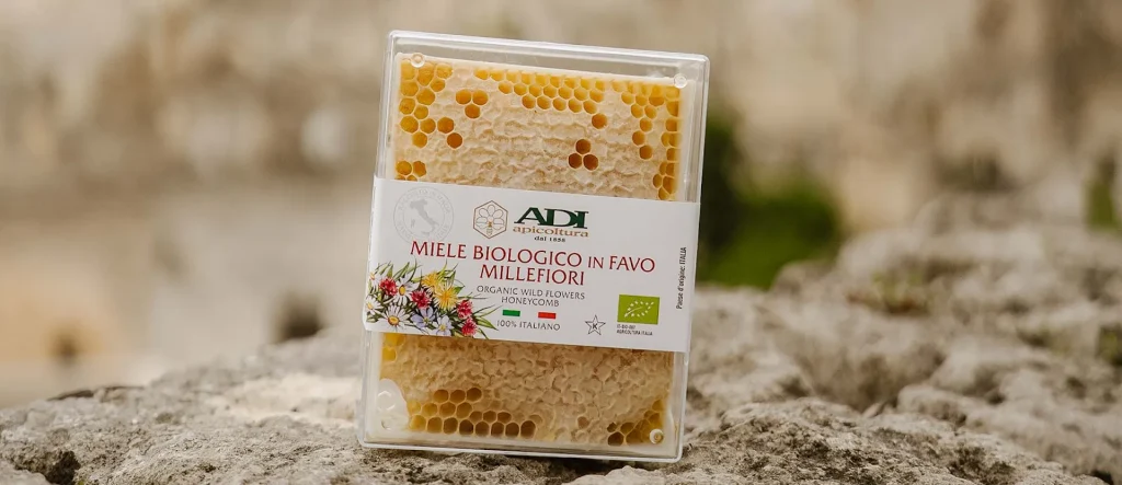 Miele in favo millefiori biologico e italiano, prodotto da ADI Apicoltura